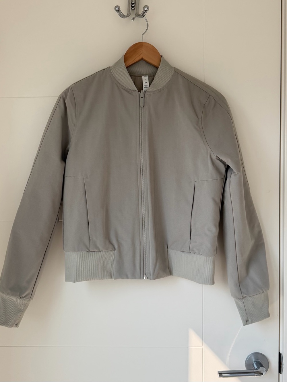 Lululemon Non-Stop Cotton Reversible Bomber Jacket- NWOT - Raw Linen - Size 6